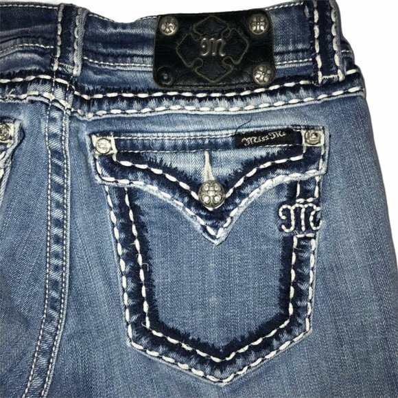 Miss Me JPS5014 Distressed Embroidered Flap Pockets Croppped Crop Jeans 29 18 - Picture 8 of 9
